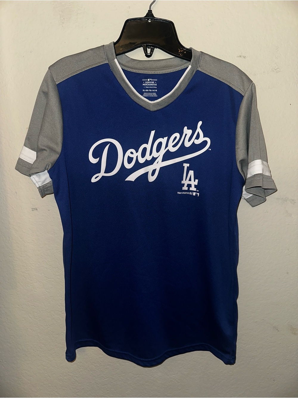 MLB Dodgers jersey tshirt size XL
